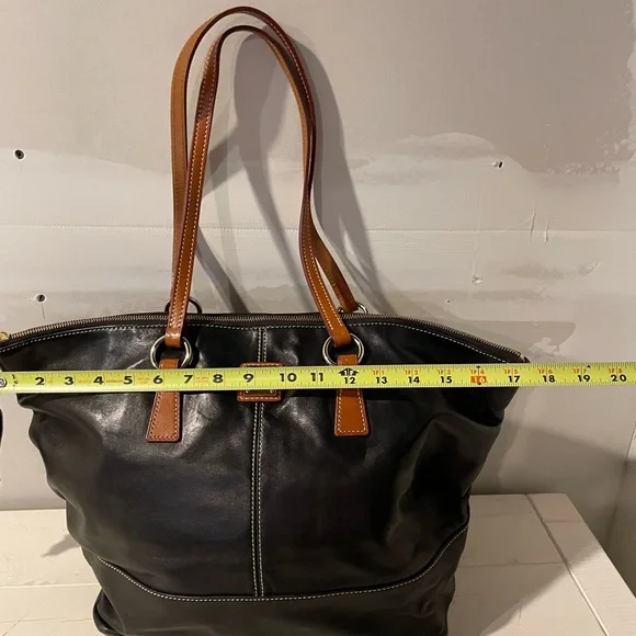 NWOT-DOONEY & BOURKE LARGE LEATHER TOTE BAG BLACK Totes